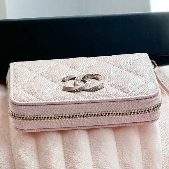 Chanel Pink Quilted Wallet - Picture 3 of 13